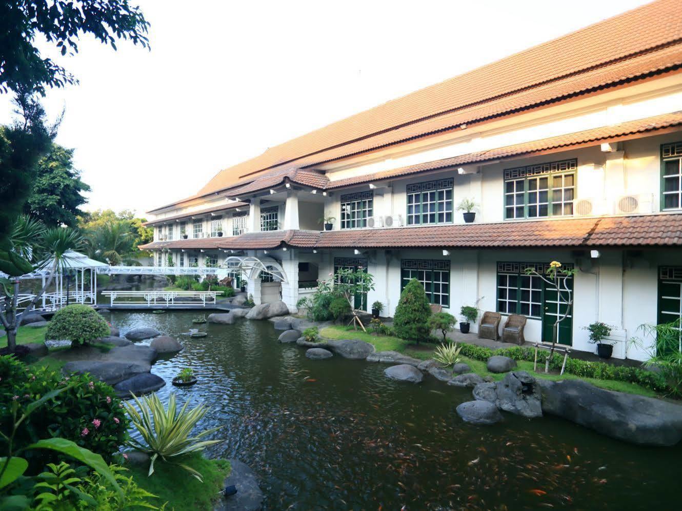 Hotel Merdeka Kediri Kediri  Exterior foto